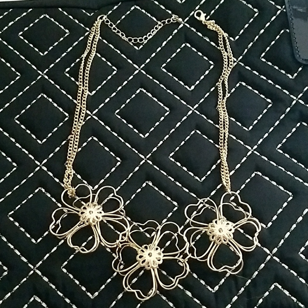 Cute necklace - Picture 2 of 2